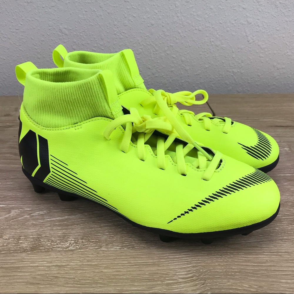 Nike Kids Superfly 6 Club MG Soccer Cleat Sz 6Y